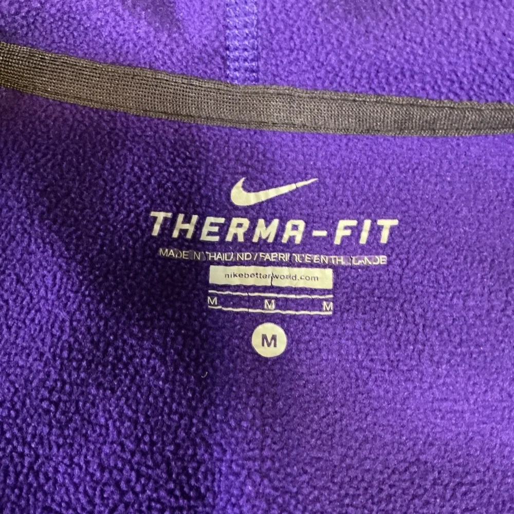 Nike Purple Thermal Fit Hoodie with Thumb Holes –‎ Size Medium